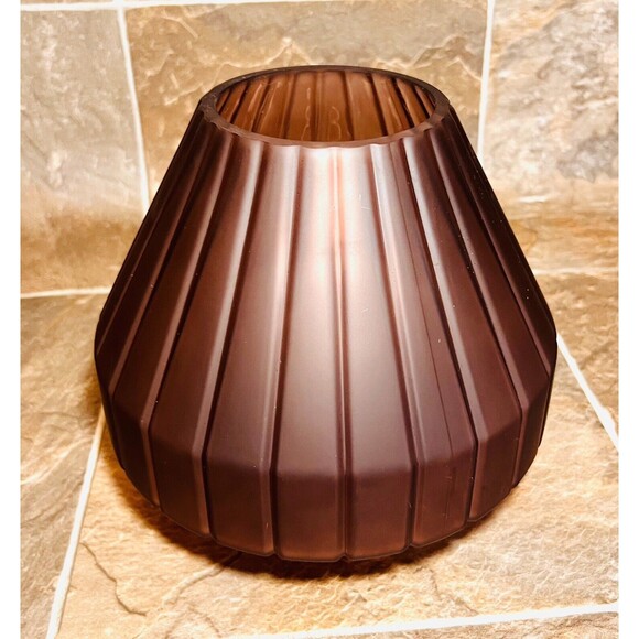 Set of 2 Fluted Glass Vases - Threshold designed with Studio McGee - New - Picture 5 of 6